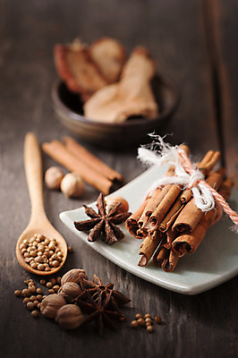 포토 JPG 해외이미지 음식 백그라운드 재료 탁자 건조 요리 사람없음 장식 갈색 주방 조미료 향신료 향 시나몬 해외202004 해외포토 컬러 가구 향미료 파일형식