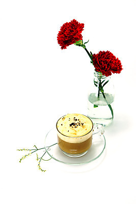 포토 JPG 해외이미지 커피 음료 음식 탁자 휴식 사람없음 케이크 식당 카페 기쁨 사막 수확 흰색 뜨거움 클래식 달콤 맛 아침식사 먹기 크림 카푸치노 카페테리아 에스프레소 카페인 휘핑크림 맛있는 해외202004 해외포토 감정 컬러 가구 컨셉 농업 모션 디저트 상점 식사 휘핑 파일형식