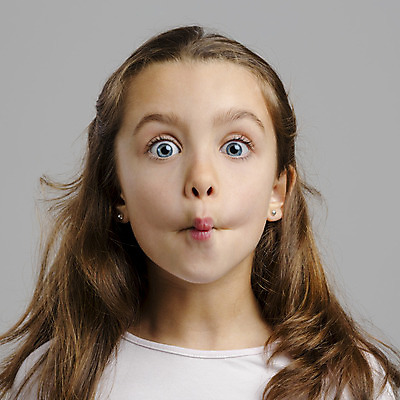 포토 JPG 해외이미지 백인 1 응시 여자 감정 얼굴 어린이 백그라운드 어류 한명 사람 금발 회색 표현 입 찡그림 내추럴 걸음마 고립 바보 해외202004 해외포토 서양인 헤어스타일 시선 컬러 모션 표정 신체부위 수중동물 파일형식