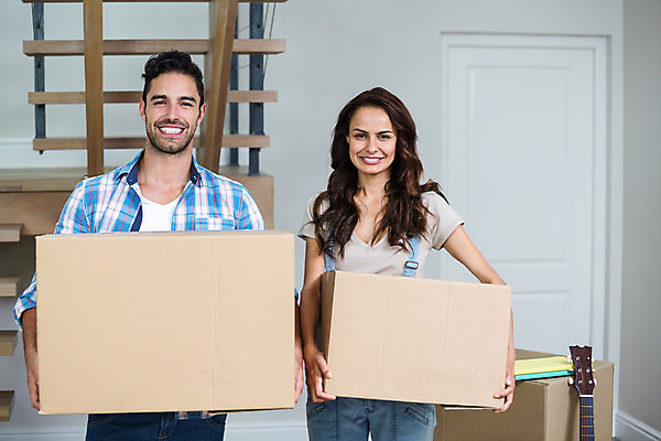 포토 JPG 해외이미지 백인 라이프스타일 커플 응시 여자 남자 행복 가정 모션 새로움 아파트 주택 함께함 실내 사랑 서기 20대 성인 두명 캐주얼 30대 상자 계단 패키지 성인만 해외202004 해외포토 서양인 시선 옷 감정 컨셉 관계 사람 청년 내부 건물 생활 장년 파일형식