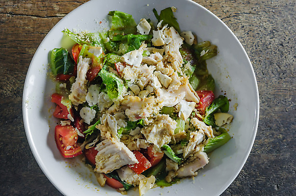 포토 JPG 해외이미지 접시 음식 잎 토마토 채소 부분 건강 육류 요리 사람없음 빨간색 초록색 식사 치킨 봄 샐러드 튀김 신선 그릴 상추 굽기 유기농 날것 섞기 정물화 총각무 해외202004 해외포토 식물 식기 웰빙 계절 컬러 식재료 주방용품 무 구이 그림 닭고기요리 파일형식