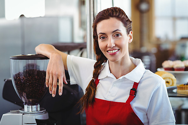 포토 JPG 해외이미지 백인 라이프스타일 응시 여자 행복 커피 음식 유니폼 비즈니스 노동자 한명 서기 성인 30대 식당 앞치마 카페 업무 종업원 직원 서비스 바리스타 카페테리아 해외202004 해외포토 서양인 직업 1 시선 옷 감정 음료 모션 사람 생활 장년 상점 작업 파일형식