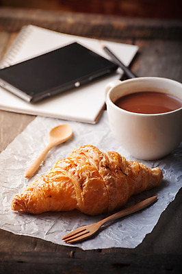 포토 JPG 해외이미지 전통 음료 음식 빵 백그라운드 탁자 아침 디저트 직장 건강 요리 사람없음 목재 컵 연필 우주 상점 주방 초콜릿 다이어리 공책 식사 카페 빵집 신선 뜨거움 고급 맛 아침식사 문서 버터 코코아 내추럴 프랑스어 페스츄리 핸드메이드 스타일 맛있는 해외202004 해외포토 주간 나무 문자 식기 가구 컨셉 회사 재료 문구용품 학용품 필기구 사무용품 파일형식