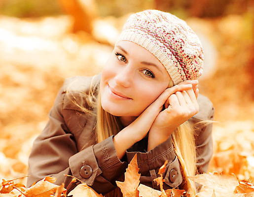 포토 JPG 해외이미지 모델 모자 공원 여자 행복 얼굴 잎 자연 휴식 한명 미소 사람 성인 야외 햇빛 정원 맑음 기쁨 가을 숲 부드러움 땅바닥 성인여자한명만 해외202004 해외포토 식물 1 잡화 계절 공공시설 감정 컨셉 날씨 바닥 표정 신체부위 태양 감각 생태계 여자한명만 성인여자만 파일형식