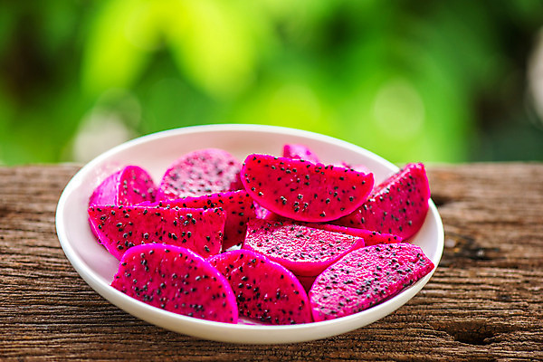 포토 JPG 해외이미지 접시 음식 분홍색 조각 과일 재료 태국 자연 탁자 디저트 건강 육류 씨앗 동양인 사람없음 목재 빨간색 보라색 활발 신선 달콤 자르기 먹기 오브젝트 상쾌 유기농 날것 자연백그라운드 비타민 녹색배경 용과 숙성 이국적 개조 맛있는 해외202004 해외포토 나무 식물 식기 웰빙 감정 아시아 컬러 가구 백그라운드 컨셉 식재료 모션 인종 초록색 맛 생태계 영양소 파일형식