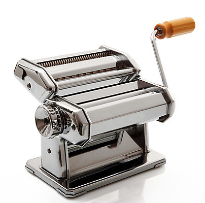 포토 JPG 해외이미지 손 음식 컨셉 요리 사람없음 금속 기계 기구 공구 흰배경 밀가루반죽 조작 철강 해외202004 해외포토 백그라운드 재질 신체부위 흰색 도구 반죽 파일형식