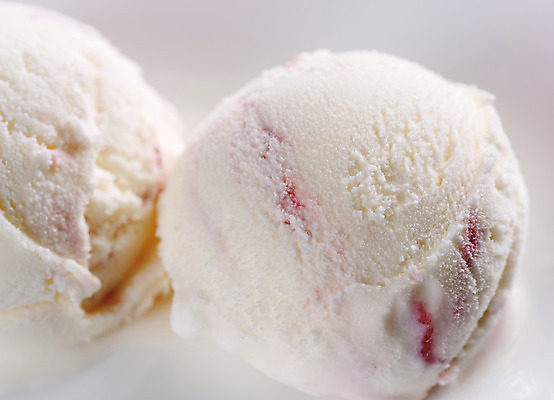 포토 JPG 해외이미지 음식 아이스크림 디저트 사람없음 가로 노란색 냉동 흰색 체리 달콤 크림 바닐라 맛있는 해외202004 해외포토 컬러 과일 맛 파일형식