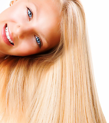 포토 JPG 해외이미지 헤어스타일 여자 얼굴 백그라운드 컨셉 건강 한명 파란색 빛 금발 노란색 유행 상점 줄무늬 흰색 고급 확대 매끈함 드라이어 이발 샴푸 내추럴 고립 돌봄 스타일링 직진 의료성형뷰티 스타일 강조 해외202004 해외포토 1 컬러 무늬 모션 사람 신체부위 위생용품 미용용품 감각 파일형식