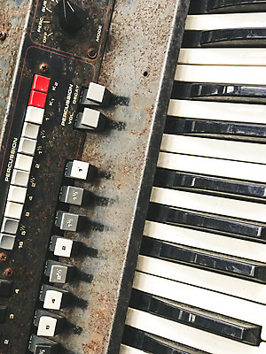 포토 JPG 해외이미지 음악 백그라운드 열쇠 추상 손잡이 사람없음 금속 디지털 검은색 기계 소리 공연 장비 수확 기구 공구 키보드 판넬 고급 쓰레기 지시 믹서 묘사 오브젝트 부식 복고 전자 오디오 아날로그 시스템 스위치 한조각 설정 깨짐 뮤지컬 옛날 제어 특별함 힘찬 해외202004 해외포토 1 컬러 컨셉 무늬 농업 모션 재질 문화예술 이벤트 전자제품 도구 파일형식