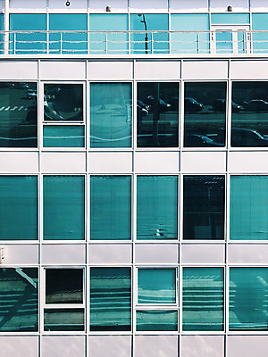 포토 JPG 해외이미지 바다 여행 백그라운드 오렌지 창문 교통시설 하늘 휴가 항해 안전 사람없음 물 파란색 여행객 항구 식당 흰색 반지 도시 보트 구출 보호 크루즈 범선 승객 포트 부표 보험 수평선 해외202004 해외포토 자연요소 컬러 교통 컨셉 배_교통 과일 장신구 사람 상점 도움 시설 파일형식