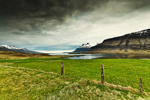 포토 JPG 해외이미지 구름 유럽 여행 자연 하늘 산 아이슬란드 풍경 초원 사람없음 야외 초록색 물 여름 태양 땅 언덕 빙하 폭풍 수평선 해외202004 해외포토 자연요소 계절 나라 컬러 날씨 생태계 파일형식