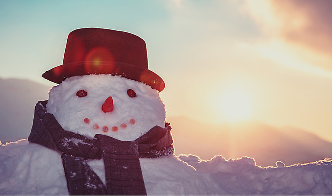 포토 JPG 해외이미지 전통 계절 행복 크리스마스 겨울 자연 눈사람 하늘 휴가 새해 사람없음 야외 빛 태양 냉동 목도리 황혼 일몰 당근 추위 흰색 저녁 12월 심볼 서리 1월 눈내림 해외202004 해외포토 자연요소 잡화 기념일 감정 컬러 뿌리채소 눈_날씨 노을 날짜 야간 생태계 파일형식