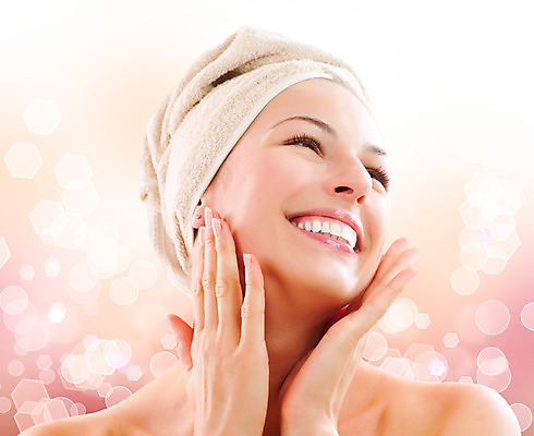 포토 JPG 해외이미지 모델 손 응시 여자 행복 얼굴 백그라운드 신체 건강 한명 미소 치료 청춘 수건 머리 스파 목욕 기쁨 터치 욕실 흰색 신선 씻기 소중 피부 크림 순수 피부관리 내추럴 고립 돌봄 수분크림 완벽 의료성형뷰티 신청 해외202004 해외포토 1 시선 감정 컬러 컨셉 의학 모션 표정 사람 신체부위 위생용품 뷰티 청결 화장품 파일형식