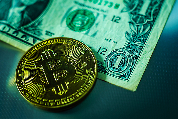 포토 JPG 해외이미지 돈 인터넷 비즈니스 통신 모바일 사람없음 금융 경제 스마트폰 핸드폰 쇼핑 디지털 스크린 동전 웹 그물 네트워크 시장 구매 가격 심볼 무역 상업 전자 온라인 토막 전자상거래 고립 가상 해외202004 해외포토 산업 전자제품 스마트기기 재산 파일형식