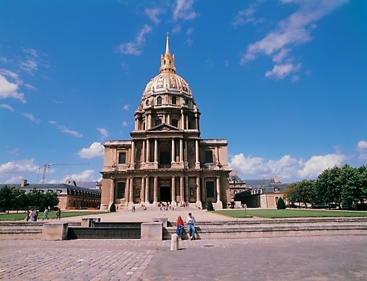 포토 JPG 주간 해외풍경 시설물 건축 유럽 여행 고건축 해외건축 유적지 유럽건축 휴가 사람 풍경 야외 관광지 프랑스 파리_프랑스 국내포토 자연요소 해외 건축물 나라 서양건축 파일형식