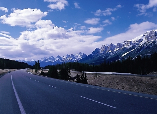 포토 JPG 주간 구름 시설물 현대건축 건축 도로 자연 하늘 풍경 사람없음 야외 토목시설 국내포토 자연요소 건축물 길 교통시설 시설 생태계 파일형식