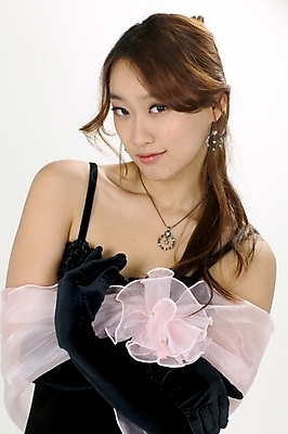 포토 JPG 스튜디오촬영 모델 드레스 여자 포즈 모션 실내 한명 미소 사람 이벤트 상반신 20대 성인 한국인 여자만 여자한명만 성인여자만 청년만 청년여자만 성인한명만 청년여자한명만 성인여자한명만 성인만 국내포토 1 옷 표정 동양인 청년 내부 파일형식