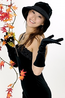 포토 JPG 스튜디오촬영 모델 모자 드레스 여자 포즈 단풍 모션 실내 한명 미소 사람 이벤트 상반신 20대 성인 한국인 여자만 여자한명만 성인여자만 청년만 청년여자만 성인한명만 청년여자한명만 성인여자한명만 성인만 국내포토 1 잡화 옷 잎 표정 동양인 청년 내부 파일형식