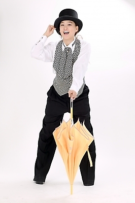 포토 JPG 스튜디오촬영 전신 모델 직업 모자 여자 포즈 우산 모션 실내 한명 서기 미소 사람 정장 턱시도 이벤트 20대 성인 한국인 마술 마술사 여자만 여자한명만 성인여자만 청년만 청년여자만 성인한명만 청년여자한명만 성인여자한명만 성인만 국내포토 1 잡화 옷 표정 동양인 청년 내부 파일형식