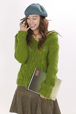 포토 JPG 스튜디오촬영 모델 모자 여자 대학생 포즈 모션 실내 한명 미소 사람 이벤트 상반신 20대 성인 책 연두색 치마 캠퍼스라이프 한국인 스웨터 여자만 여자한명만 성인여자만 청년만 청년여자만 성인한명만 청년여자한명만 성인여자한명만 성인만 국내포토 1 학생 라이프스타일 잡화 상의 하의 표정 동양인 청년 내부 초록색 파일형식