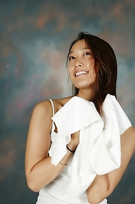 포토 JPG 스튜디오촬영 모델 여자 포즈 모션 실내 한명 미소 사람 상반신 20대 성인 수건 뷰티 깨끗함 목욕 젖음 한국인 머리감기 여자만 여자한명만 성인여자만 청년만 청년여자만 성인한명만 청년여자한명만 성인여자한명만 성인만 국내포토 1 컨셉 표정 동양인 청년 내부 위생용품 청결 파일형식