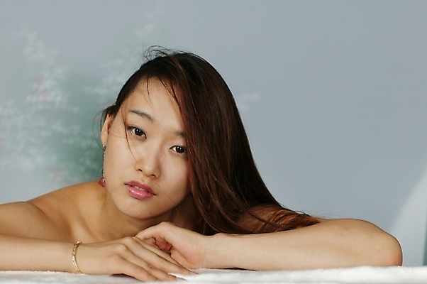 포토 JPG 스튜디오촬영 모델 긴머리 여자 포즈 모션 생머리 날리기 실내 무표정 한명 사람 상반신 20대 성인 청춘 머리카락 기댐 매력적 한국인 어깨 여자만 여자한명만 성인여자만 청년만 청년여자만 성인한명만 청년여자한명만 성인여자한명만 성인만 국내포토 1 헤어스타일 감정 컨셉 표정 동양인 청년 내부 신체부위 머리 파일형식