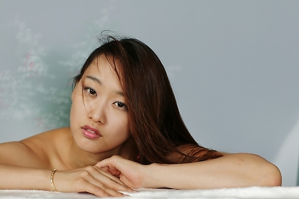 포토 JPG 스튜디오촬영 모델 긴머리 여자 포즈 모션 생머리 날리기 실내 한명 사람 상반신 20대 성인 청춘 머리카락 기댐 매력적 한국인 어깨 여자만 여자한명만 성인여자만 청년만 청년여자만 성인한명만 청년여자한명만 성인여자한명만 성인만 국내포토 1 헤어스타일 컨셉 동양인 청년 내부 신체부위 머리 파일형식