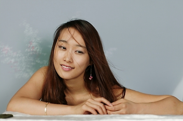 포토 JPG 스튜디오촬영 모델 긴머리 여자 포즈 모션 생머리 날리기 실내 한명 미소 웃음 사람 상반신 20대 성인 청춘 머리카락 기댐 매력적 한국인 어깨 여자만 여자한명만 성인여자만 청년만 청년여자만 성인한명만 청년여자한명만 성인여자한명만 성인만 국내포토 1 헤어스타일 컨셉 표정 동양인 청년 내부 신체부위 머리 파일형식