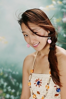 포토 JPG 스튜디오촬영 모델 긴머리 원피스 여자 포즈 모션 날리기 땋은머리 실내 고개숙이기 한명 미소 사람 앉기 상반신 20대 성인 옆모습 청춘 머리카락 귀걸이 매력적 한국인 여자만 여자한명만 성인여자만 청년만 청년여자만 성인한명만 청년여자한명만 성인여자한명만 성인만 국내포토 1 헤어스타일 옷 뷰포인트 컨셉 장신구 표정 숙이기 동양인 청년 내부 머리 파일형식