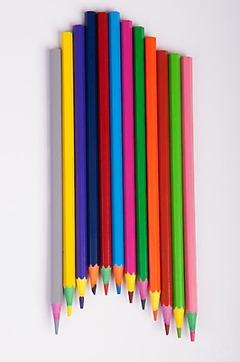 포토 JPG 해외이미지 분홍색 백그라운드 색연필 미술 사람없음 목재 빨간색 초록색 파란색 컬러풀 갈색 노란색 보라색 오브젝트 날카로움 스펙트럼 해외202004 해외포토 나무 컬러 재료 문화예술 학용품 파일형식