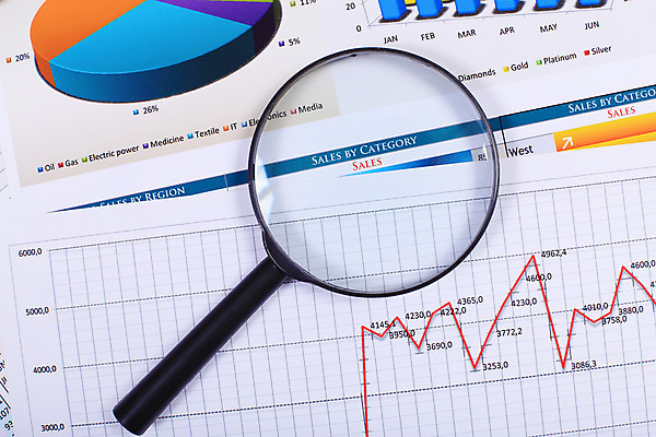 포토 JPG 해외이미지 종이 컨셉 회사 비즈니스 통계 탁자 그래프 직장 사람없음 사무실 펜 볼펜 자료 계산기 정보 키보드 업무 계획 오브젝트 보고서 문서 해외202004 해외포토 가구 문구용품 필기구 장비 작업 파일형식