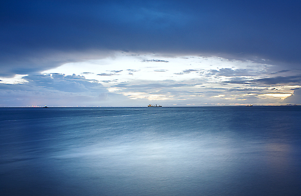 포토 JPG 해외이미지 라이프스타일 실루엣 스포츠 파도 바다 여행 요트 오렌지 자연 하늘 바람 휴식 항해 풍경 사람없음 빨간색 물 여름 파란색 빛 컬러풀 햇빛 태양 반사 노란색 여행객 평화 일출 항구 황혼 일몰 꿈 낭만 보트 분위기 저녁 상승 수평선 해외202004 해외포토 자연요소 계절 컬러 컨셉 배_교통 과일 교통시설 날씨 촬영기법 사람 생활 노을 야간 생태계 파일형식