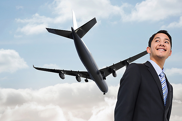 포토 JPG 해외이미지 구름 남자 행복 여행 비즈니스 하늘 휴가 짧은머리 비행기 갈색머리 한명 서기 미소 사람 정장 20대 성인 컴퓨터그래픽 파란색 햇빛 태양 디지털 재킷 비즈니스맨 성인남자한명만 해외202004 해외포토 자연요소 1 헤어스타일 옷 감정 컬러 항공교통 모션 대중교통 표정 청년 그래픽 외투 직장인 남자한명만 성인남자만 파일형식