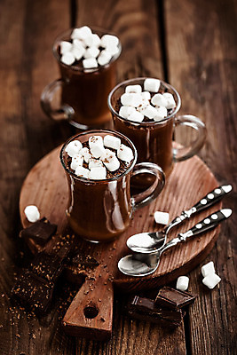 포토 JPG 해외이미지 커피 음료 음식 백그라운드 겨울 탁자 디저트 따뜻함 사람없음 컵 갈색 초콜릿 머그컵 흰색 뜨거움 액체 달콤 코코아 카카오 해외202004 해외포토 식기 계절 컬러 가구 맛 파일형식