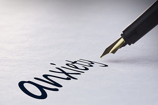 포토 JPG 해외이미지 종이 텍스트 사람없음 단어 만년필 기록 불안 페이지 긴장 유행어 해외202004 해외포토 문자 감정 펜 유행 파일형식