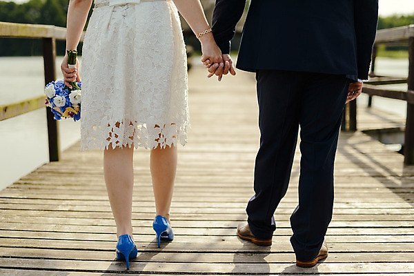 포토 JPG 해외이미지 백인 커플 드레스 여자 남자 꽃 행복 꽃다발 결혼 백그라운드 2 가족 관계 신혼부부 자연 결혼식 남편 휴가 함께함 사랑 사람 이벤트 성인 사람없음 초록색 낭만 흰색 축하 아내 우아함 베일 스타일 해외202004 해외포토 서양인 식물 부부 옷 감정 컬러 컨셉 생태계 신혼 파일형식