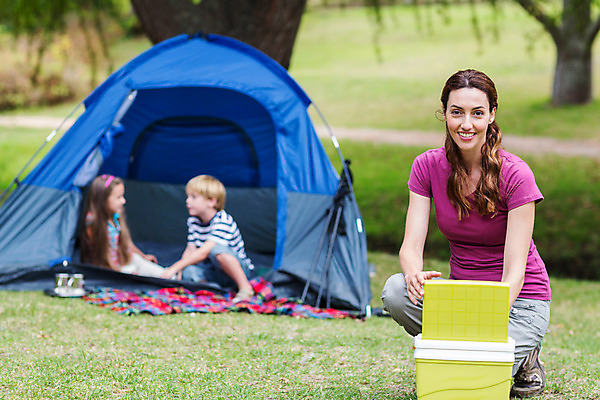 포토 JPG 해외이미지 나무 백인 라이프스타일 여자 남자 딸 행복 아들 어린이 가족 자연 엄마 휴가 함께함 텐트 사랑 앉기 소년 잔디 성인 야외 세명 초록색 30대 봄 캠핑 시골 캠핑장 해외202004 해외포토 서양인 식물 계절 감정 컬러 컨셉 관계 모션 레저 캠핑도구 사람 생활 장년 생태계 파일형식