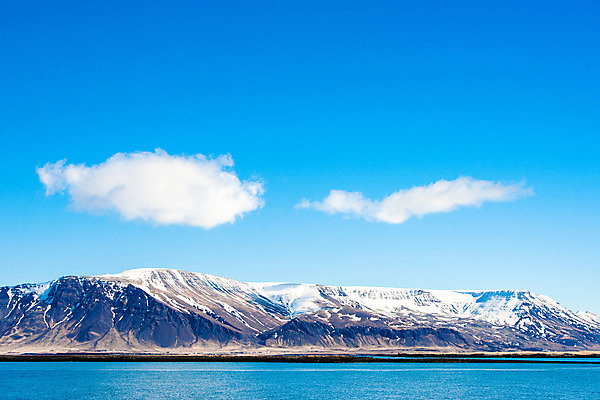 포토 JPG 해외이미지 구름 파도 바다 섬 여행 백그라운드 자연 하늘 날씨 산 아이슬란드 풍경 사람없음 야외 물 여름 파란색 글로벌 반사 평화 침묵 놀람 추위 만 북극 빙하 화산 지역 북쪽 스카이라인 대서양 내추럴 스칸디나비아 해외202004 해외포토 자연요소 계절 감정 유럽 컬러 컨셉 표정 소리 극지방 방향 생태계 파일형식