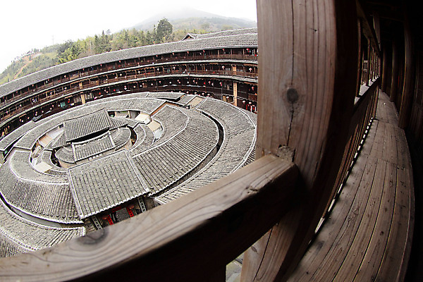 포토 JPG 해외이미지 문화 지구 여행 건축양식 학교 가족 자연 벽돌 주택 미술 풍경 사람없음 건물 세계 마을 탑 중국 흙 봄 시골 사찰 원형 그룹 센터 역사 재산 땅 타일 멀티 해외202004 해외포토 도형 건축물 계절 교육 건축 아시아 관계 종교건축 문화예술 금융 생태계 파일형식