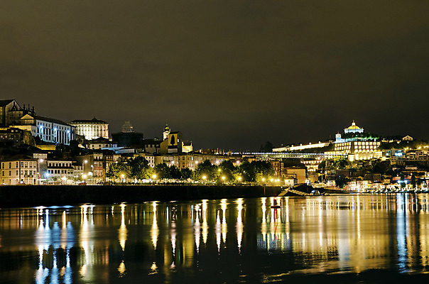 포토 JPG 해외이미지 유럽 여행 건축양식 사람없음 강 도시 야간 강가 포르투갈 구시가지 도루강 해외202004 해외포토 자연요소 건축 나라 파일형식