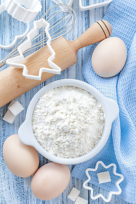 포토 JPG 해외이미지 음식 백그라운드 재료 탁자 요리 사람없음 목재 쌓기 주방 계란 흰색 기구 사발 가루 준비 유기농 날것 반죽 밀가루 밀가루반죽 커터 호밀 통밀 해외202004 해외포토 나무 웰빙 컬러 가구 모션 곡류 알 사기그릇 밀 파일형식