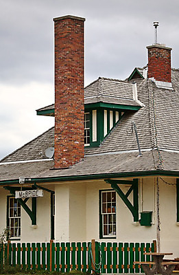 포토 JPG 해외이미지 여행 캐나다 사람없음 건물 세로 디지털 시골 재산 해외202004 해외포토 건축물 북아메리카 금융 파일형식