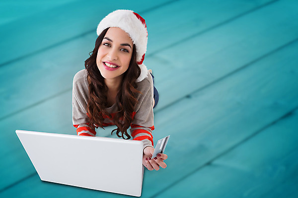 포토 JPG 해외이미지 여자 행복 크리스마스 산타모자 갈색머리 한명 사람 20대 성인 노트북 쇼핑 디지털 축제 축하 신용카드 소프트포커스 온라인쇼핑 전자상거래 체크카드 성인여자한명만 카피스페이스 해외202004 해외포토 모자_잡화 1 헤어스타일 기념일 감정 컨셉 촬영기법 청년 금융 전자제품 공백 온라인 여자한명만 성인여자만 파일형식