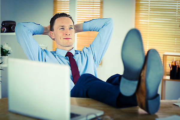 포토 JPG 해외이미지 백인 직업 남자 행복 여유 비즈니스 휴식 실내 한명 사람 앉기 20대 노트북 컴퓨터 사무실 스크린 비즈니스맨 자신감 해외202004 해외포토 서양인 1 감정 컨셉 모션 청년 내부 전자제품 직장인 파일형식