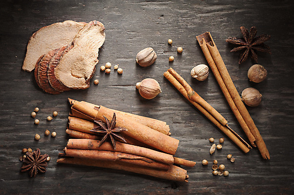 포토 JPG 해외이미지 음식 백그라운드 재료 탁자 건조 요리 사람없음 장식 갈색 주방 조미료 향신료 향 시나몬 해외202004 해외포토 컬러 가구 향미료 파일형식