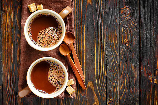 포토 JPG 해외이미지 커피 음료 음식 탁자 디저트 따뜻함 사람없음 컵 갈색 케이크 초콜릿 거품 머그컵 뜨거움 액체 달콤 코코아 따뜻한음료 카카오 맛있는 해외202004 해외포토 식기 컬러 가구 맛 파일형식