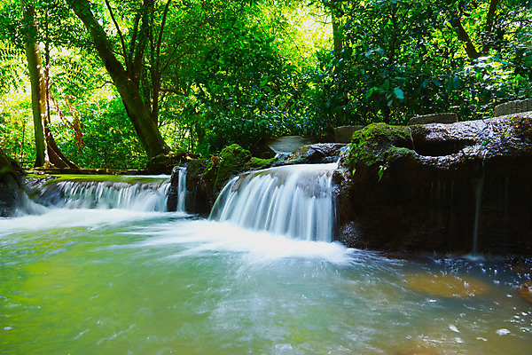 포토 JPG 해외이미지 나무 식물 계절 공원 여행 백그라운드 잎 모션 자연 이끼 풍경 사람없음 야외 목재 초록색 물 여름 빛 강 평화 환경 정원 침묵 봄 폭포 젖음 흐름 가을 바위 신선 개울 떨어짐 매끈함 숲 시원함 장면 내추럴 우크라이나 해외202004 해외포토 자연요소 공공시설 유럽 컬러 컨셉 재료 소리 돌_바위 감각 생태계 파일형식