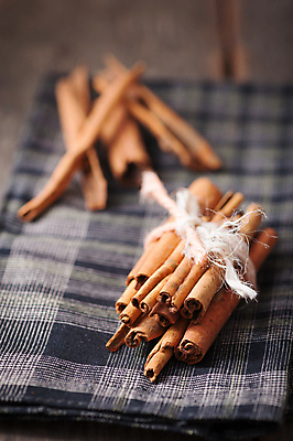 포토 JPG 해외이미지 음식 백그라운드 재료 탁자 건조 요리 사람없음 장식 갈색 막대기 가루 향신료 향 시나몬 해외202004 해외포토 컬러 가구 향미료 파일형식