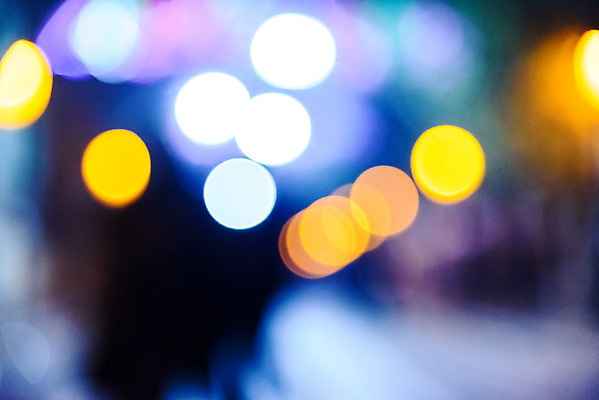 포토 JPG 해외이미지 디자인 도로 여행 백그라운드 교통시설 모션 자동차 추상 전등 거리 풍경 사람없음 야외 건물 빨간색 파란색 빛 도시풍경 컬러풀 노란색 검은색 어둠 황혼 새벽 도시 원형 도심 야간 소프트포커스 보케 장면 타운 스카이라인 빛망울 광 블러 유흥 효과 해외202004 해외포토 자연요소 도형 건축물 길 육상교통 컬러 교통 무늬 조명 촬영기법 일몰 시설 파일형식