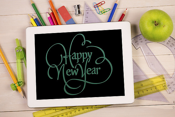 포토 JPG 해외이미지 텍스트 문구용품 사람없음 태블릿 연필 메시지 책상 페이지 해피뉴이어 터치스크린 해외202004 해외포토 가구 학용품 전자제품 스마트기기 필기구 새해인사 오브젝트 파일형식